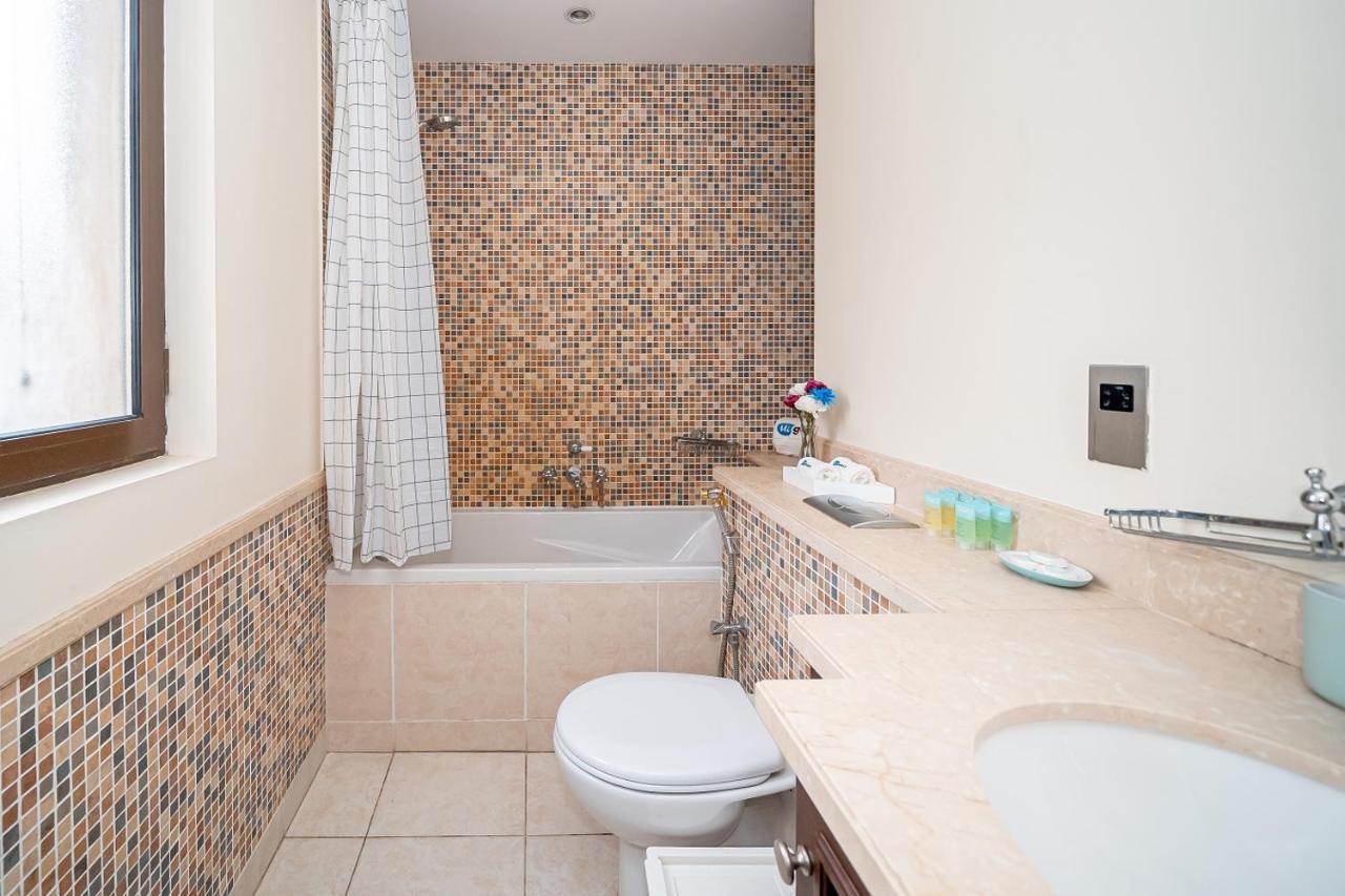 Higuests - Spacious Apt With Private Balcony In Old Town Dubai Buitenkant foto