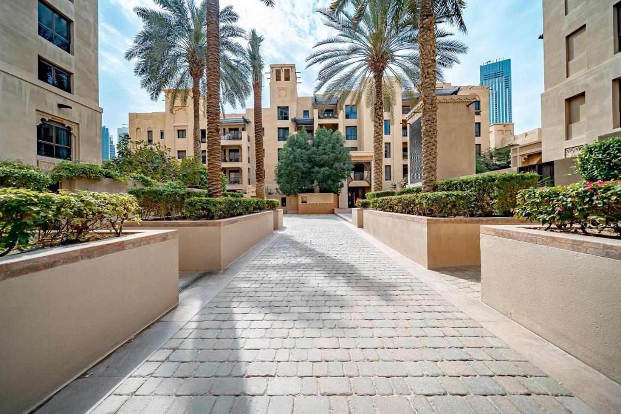 Higuests - Spacious Apt With Private Balcony In Old Town Dubai Buitenkant foto