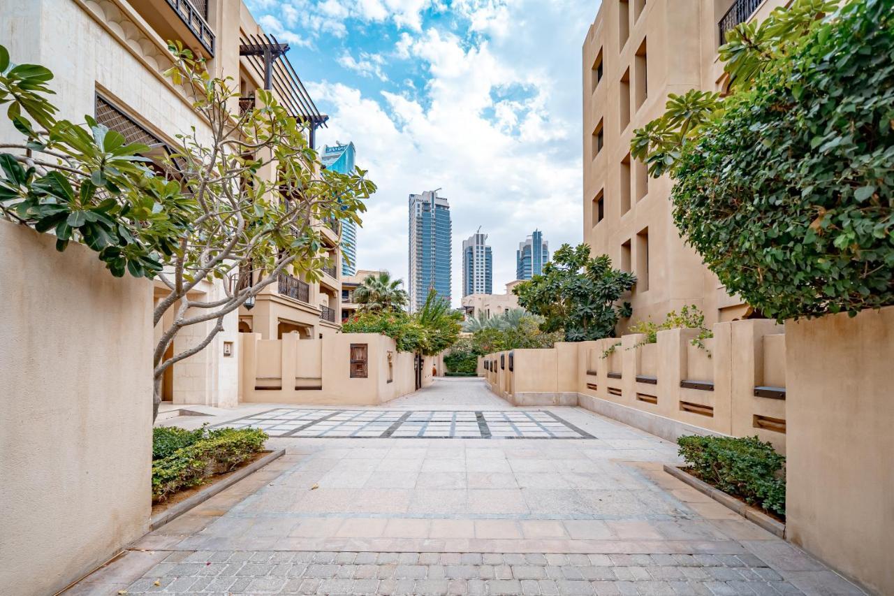 Higuests - Spacious Apt With Private Balcony In Old Town Dubai Buitenkant foto