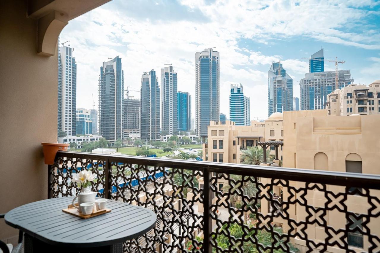 Higuests - Spacious Apt With Private Balcony In Old Town Dubai Buitenkant foto