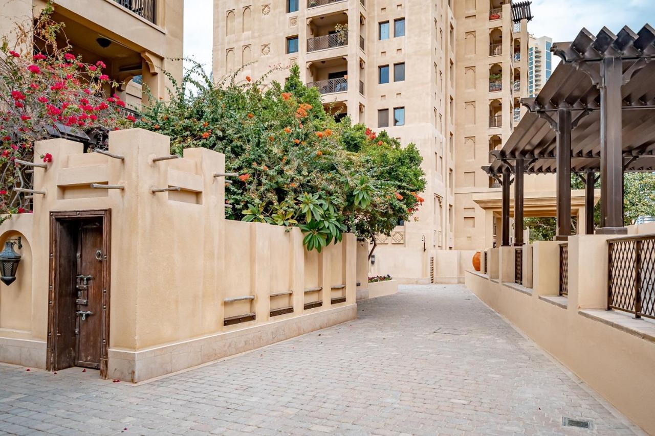 Higuests - Spacious Apt With Private Balcony In Old Town Dubai Buitenkant foto