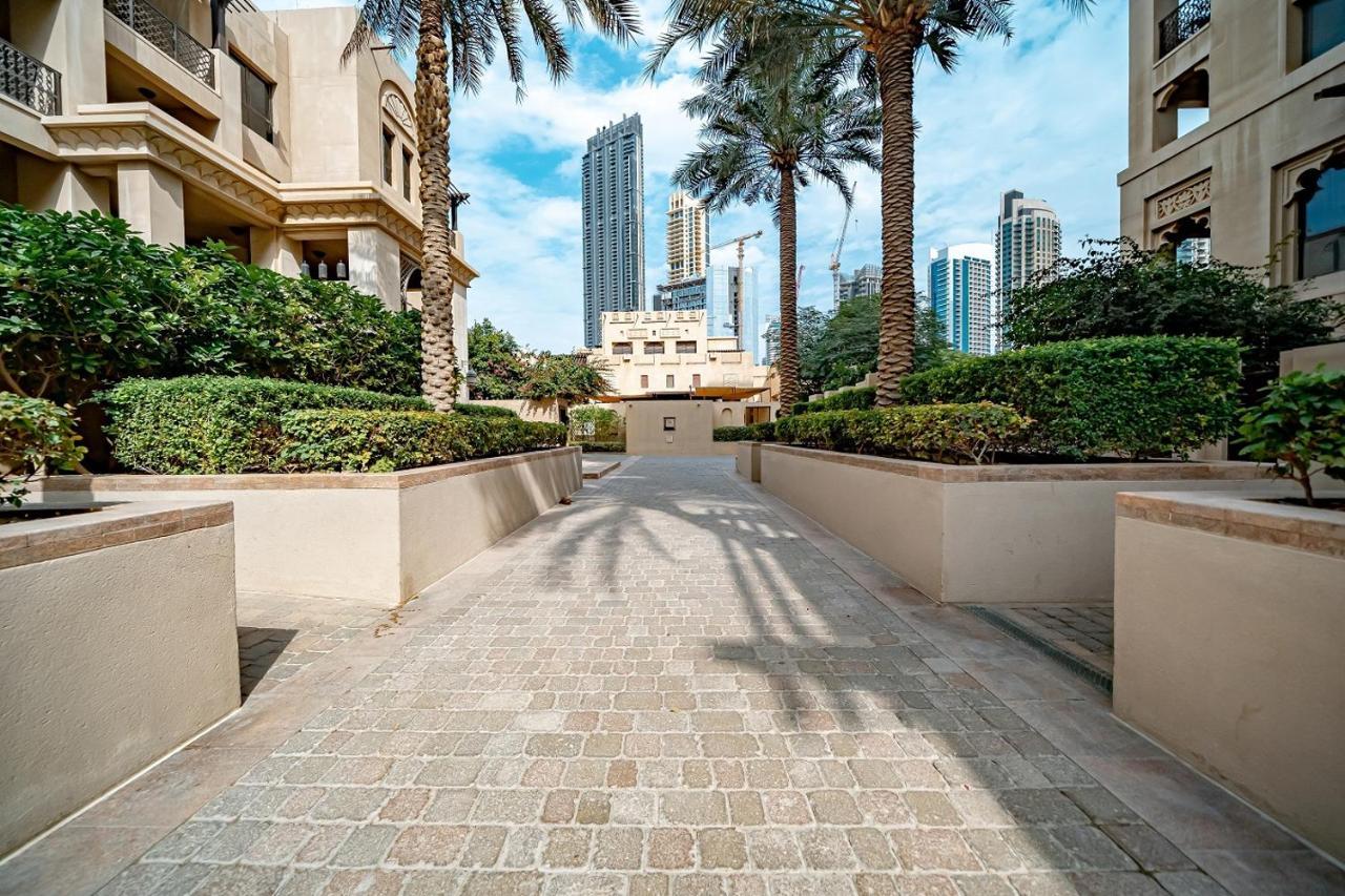 Higuests - Spacious Apt With Private Balcony In Old Town Dubai Buitenkant foto