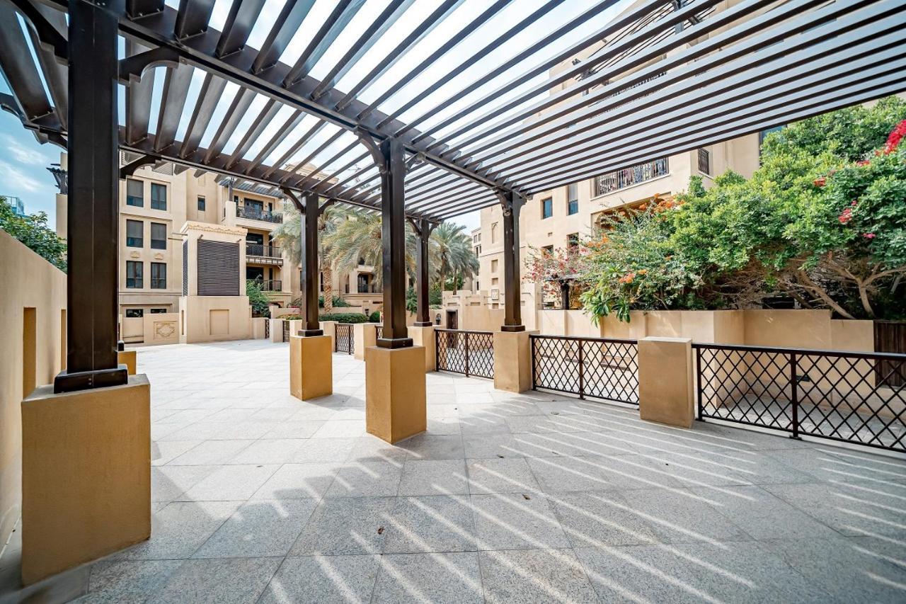 Higuests - Spacious Apt With Private Balcony In Old Town Dubai Buitenkant foto